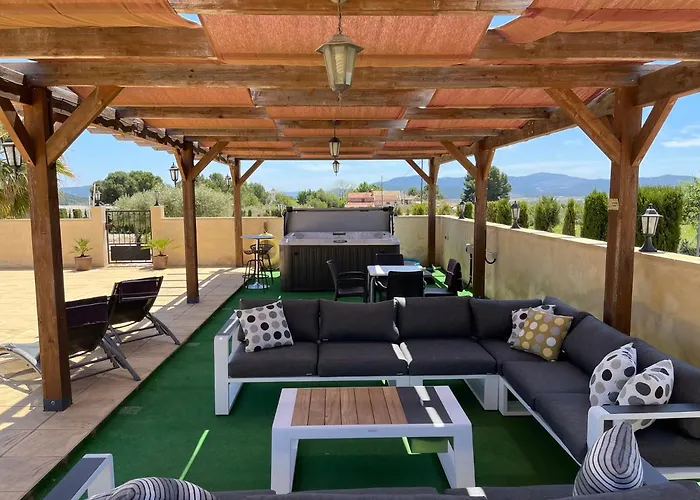 Grapevine Manor Летний дом