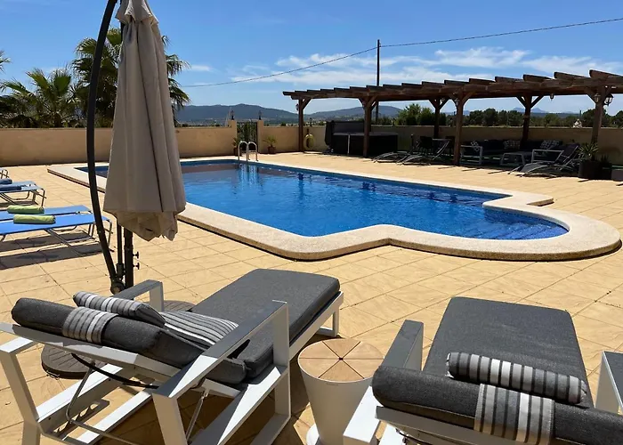 Летний дом Grapevine Manor Monovar